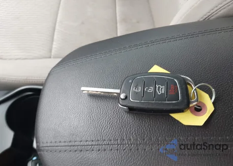 2015 Hyundai Santa Fe Sport 2.4L из США, поврежденный, VIN 5XYZT3LB7FG299504